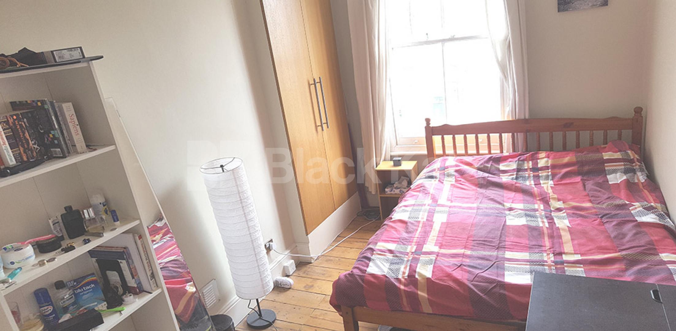 			LARGE 3 / 4 BED ON A TREE LINED STREET!, 4 Bedroom, 1 bath, 1 reception Flat			 Gaisford Street, KENTISH TOWN